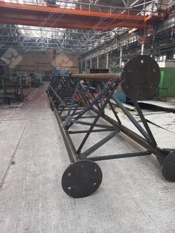 сборка мачты в цехе